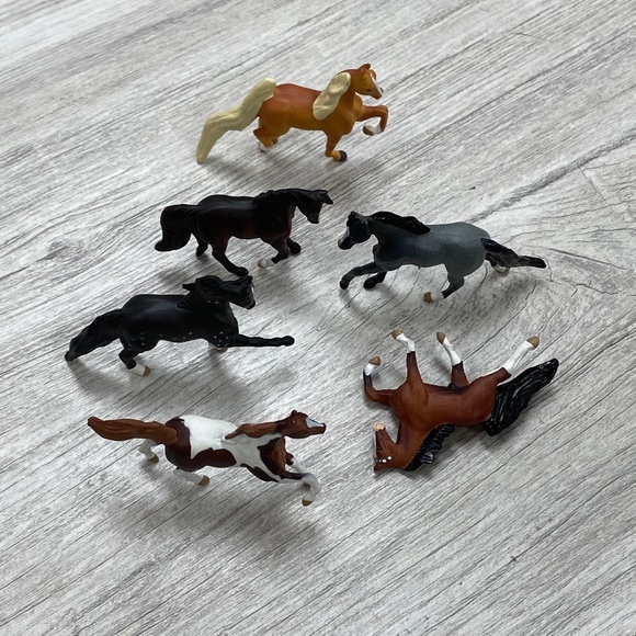 Breyer Mini Whinnies Gaited Collection 2008 #300119 Set of 6 - EUC - Picture 3 of 7